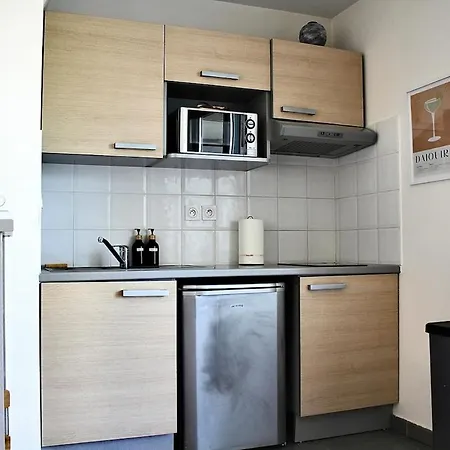 Apartment Proche Grands Axes - Parking Prive