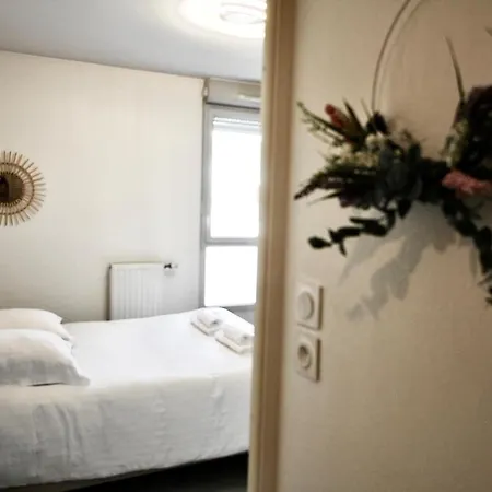 Proche Grands Axes - Parking Prive Apartment *