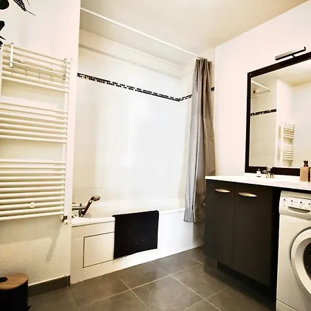 Proche Grands Axes - Parking Prive Apartment *