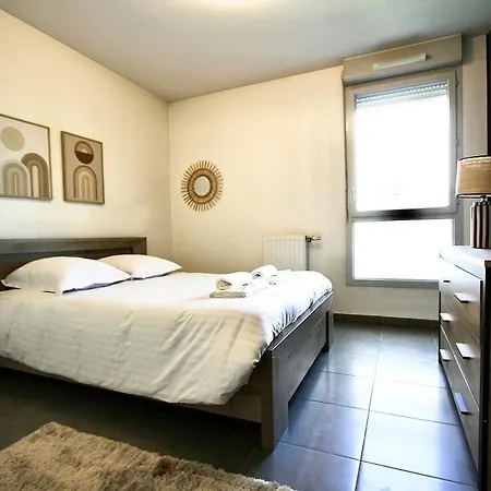 Proche Grands Axes - Parking Prive Apartment Pierre-Bénite